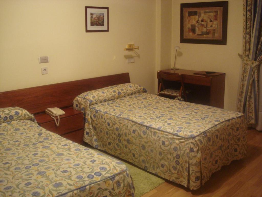 Hotel Isabel Briviesca Quarto foto