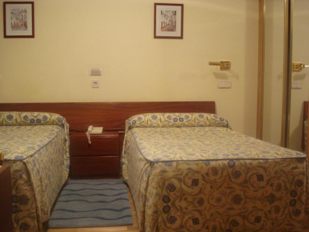 Hotel Isabel Briviesca Quarto foto